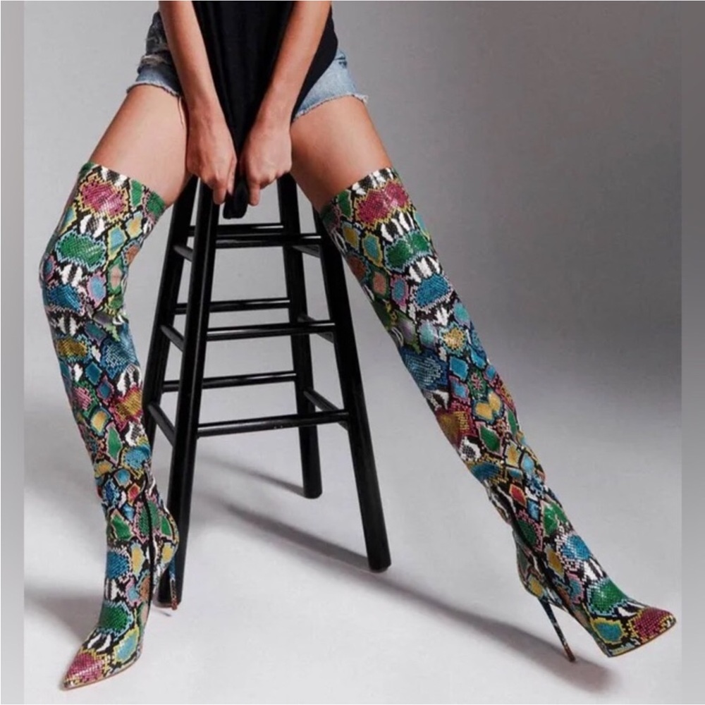 “STEVE MADDEN” Vanquish Multicolor SnakeSkin Print Heeled Over The Knee Boots